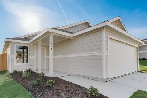 9729 Skyhawk Ave, Fort Worth, TX 76179