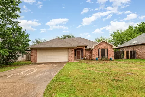 105 Stonebriar Way, Terrell, TX 75160