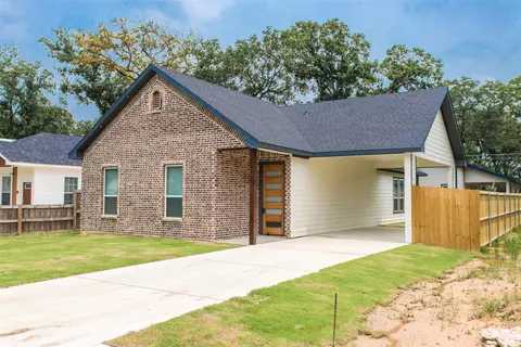 6107 Chickasaw Dr, Mabank, TX 75156