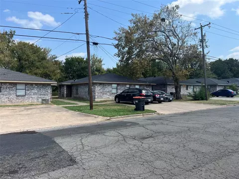 1430 Fitzhugh Ave #143, Paris, TX 75460