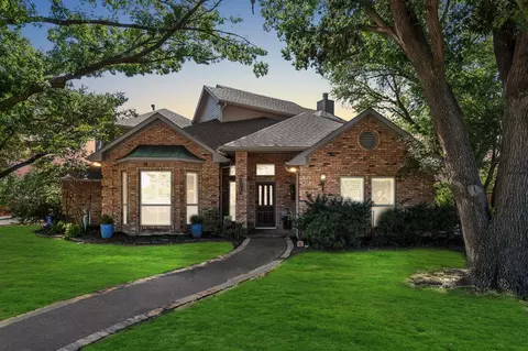 2313 Colleen Ct, Carrollton, TX 75007