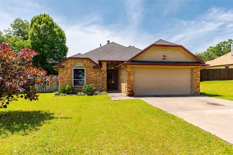 695 E Marshall Dr, Van Alstyne, TX 75495