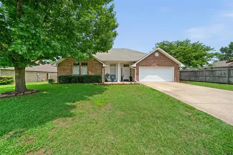 1622 Waterton Cir, Whitehouse, TX 75791