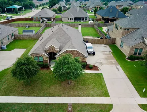 306 Michelle Ct, Glenn Heights, TX 75154