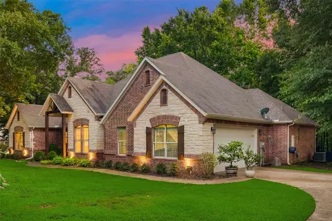 2055 Canyon Lake Rd, Wills Point, TX 75169