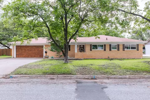 2019 S China St, Brady, TX 76825