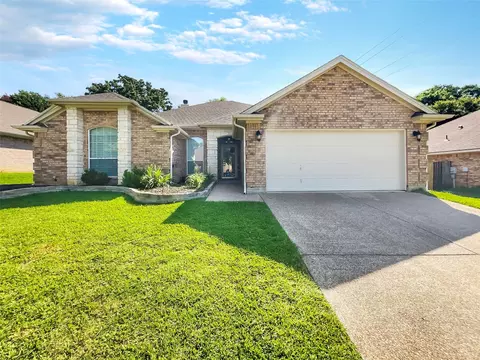 600 Everglade Dr, Mansfield, TX 76063