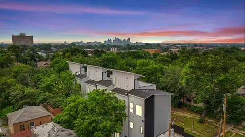935 W 12th St #103, Dallas, TX 75208