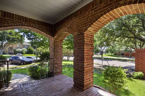 10201 Donley Dr, Irving, TX 75063