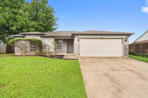 6100 Caden Ct, Watauga, TX 76148