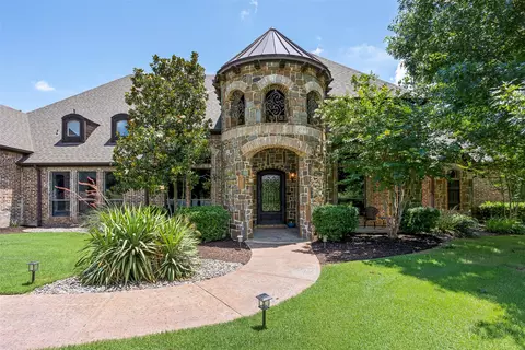 4400 La Cantera Ct, Fort Worth, TX 76108