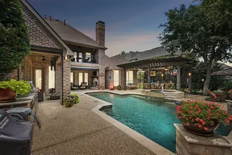 8520 Canyon Xing, Lantana, TX 76226
