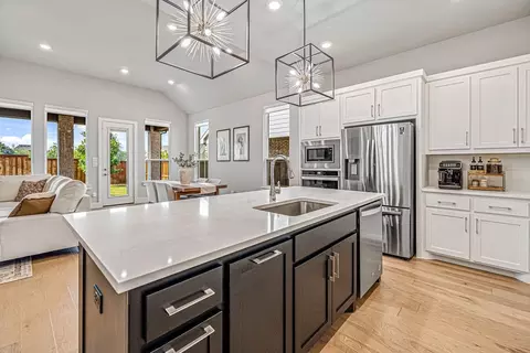8532 Royal County Down Dr, Mckinney, TX 75070