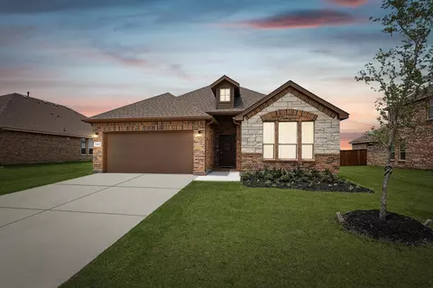 1343 Madeline Ln, Krum, TX 76249