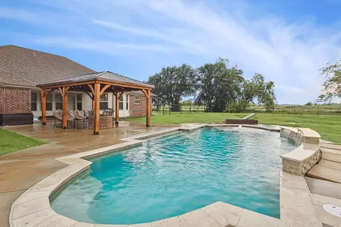 4450 Paige Dr, Caddo Mills, TX 75135