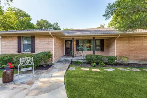 10406 Royalwood Dr, Dallas, TX 75238