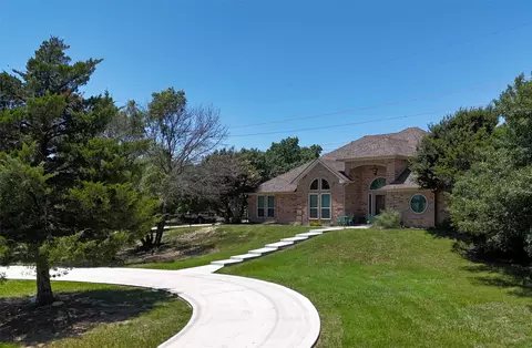211 Trailwood Dr, Weatherford, TX 76085