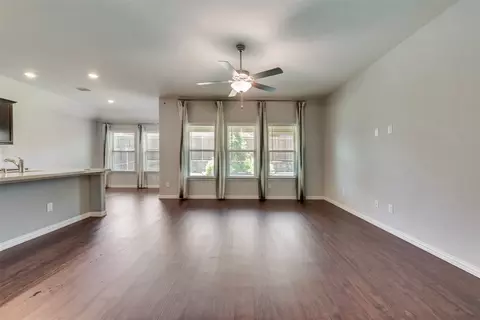809 Blackhawk Dr, Princeton, TX 75407 photo 9