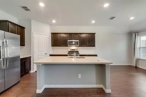 809 Blackhawk Dr, Princeton, TX 75407 photo 5