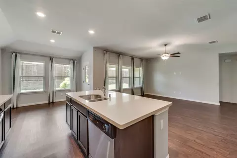 809 Blackhawk Dr, Princeton, TX 75407 photo 6