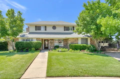 2721 Clearmeadow Ct, Bedford, TX 76021