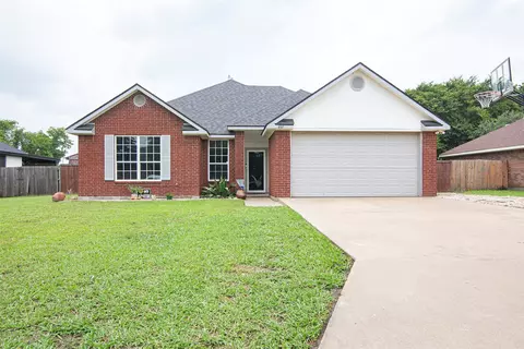 605 Chad St, Italy, TX 76651