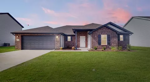 118 Cooper Dr, Cleburne, TX 76031