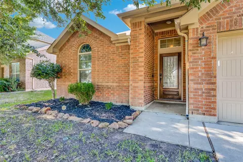 1328 Shelley Dr, Burleson, TX 76028