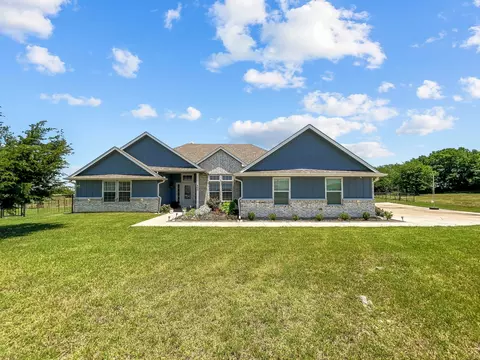 400 Hidden Meadow Trl, Leonard, TX 75452