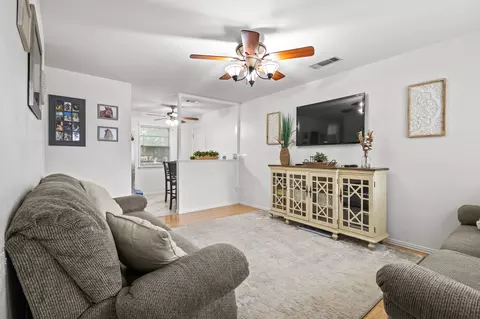 505 Limestone Dr, Euless, TX 76039 photo 4