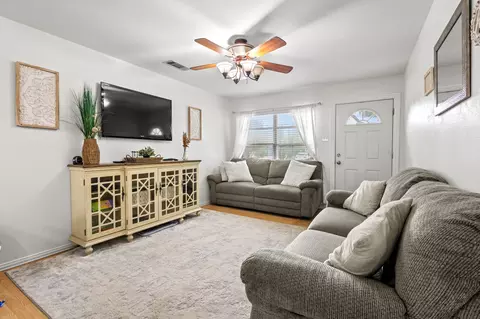 505 Limestone Dr, Euless, TX 76039 photo 3
