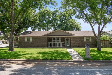2411 14th St, Brownwood, TX 76801