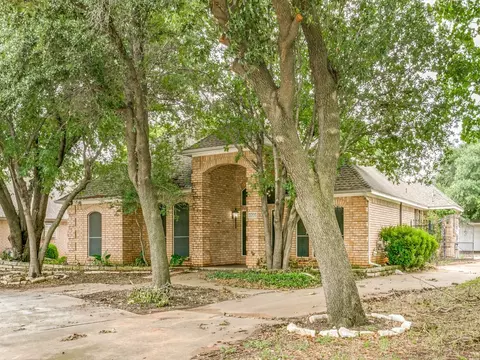 3205 Mclain Rd, Bedford, TX 76021