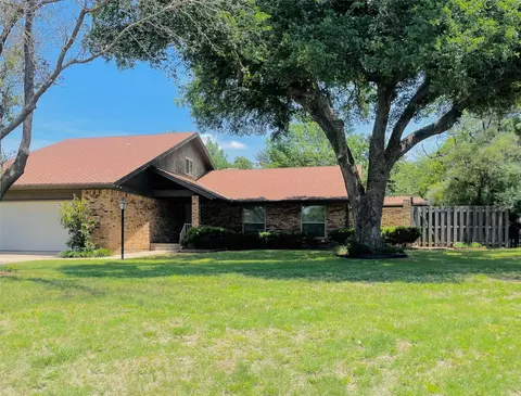 408 Crestwood Dr, Eastland, TX 76448
