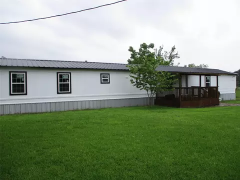 564 Smith Cir, Point, TX 75472 photo 2