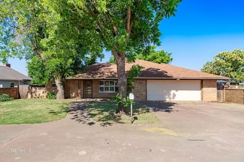 605 N Cleveland Ave, Rotan, TX 79546