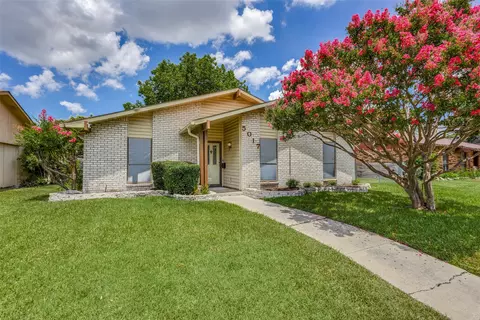 5017 Amhurst Ln, The Colony, TX 75056