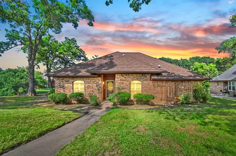 3601 Pelican Ct, Arlington, TX 76016