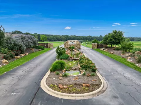 509 Acorn Trl, Granbury, TX 76049