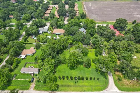 511 SE 3rd St, Kerens, TX 75144