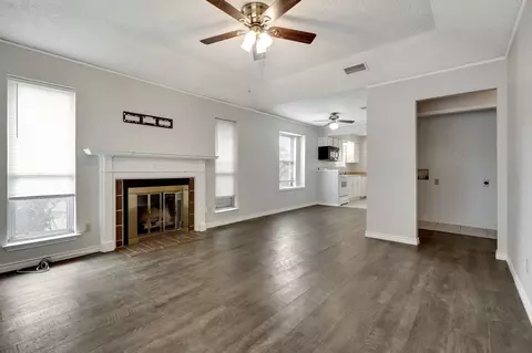 518 Augustine Dr, Euless, TX 76039 photo 5