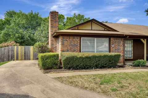 518 Augustine Dr, Euless, TX 76039 photo 3