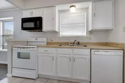 518 Augustine Dr, Euless, TX 76039 photo 8