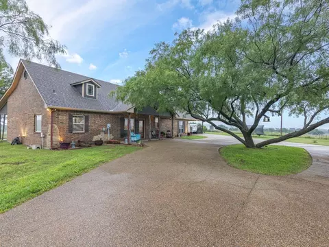 445 Trojacek Rd, Ennis, TX 75119