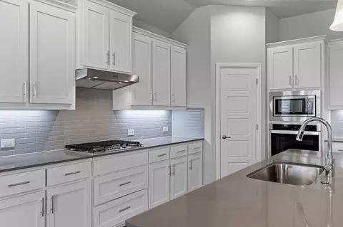 Kitchen - 2017 Britton Trl, Argyle, TX 76226 photo 5 of 5
