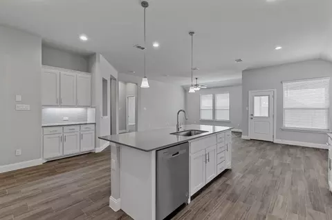 Kitchen - 2017 Britton Trl, Argyle, TX 76226 photo 3 of 5