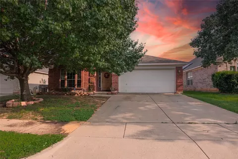 505 Rock Prairie Ln, Fort Worth, TX 76140