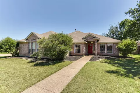 1101 Park Gln, Crowley, TX 76036