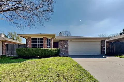 5909 Cohoke Dr, Arlington, TX 76018