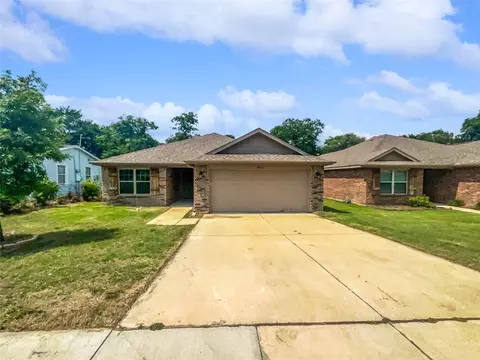8412 Sussex St, White Settlement, TX 76108